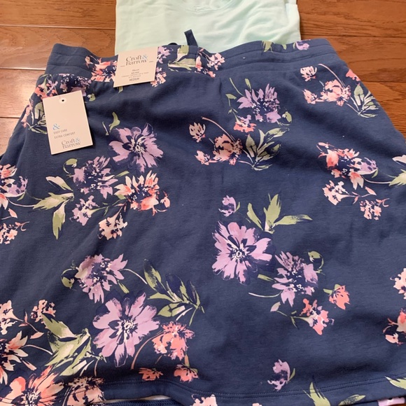 NWT. Blue and Pink A-Line Midi Skort with Tie Front
18 in length - Picture 3 of 4